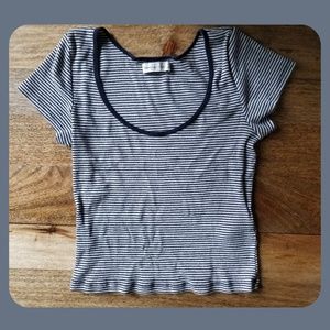 ABERCROMBIE & FITCH Cropped Scoop Neck Baby Tee
